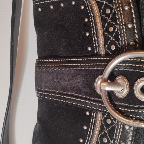 Coach Vintage Leather/Suede
Western Hobo In Great Condition
F11405 - Picture 13 of 13